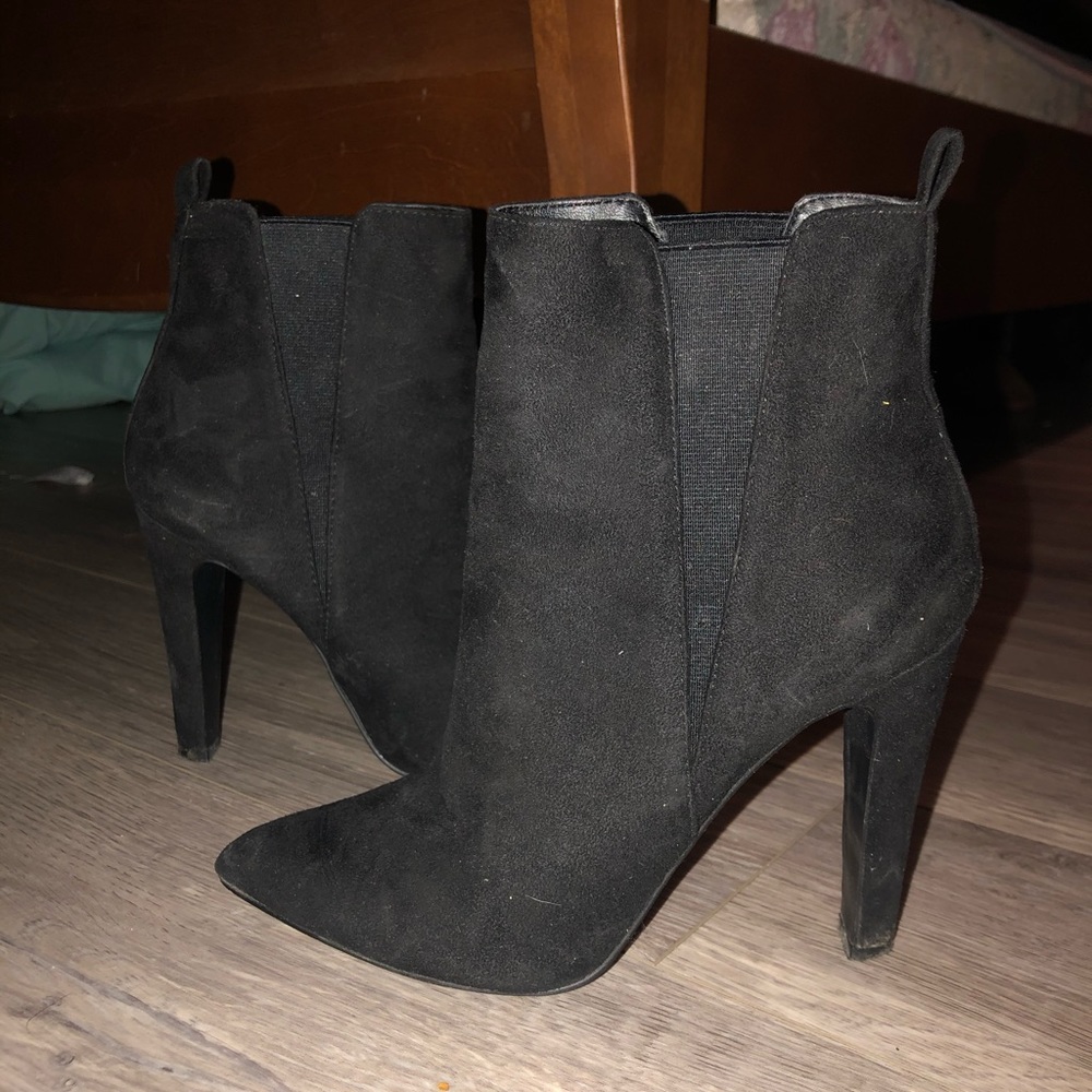 Heeled booties